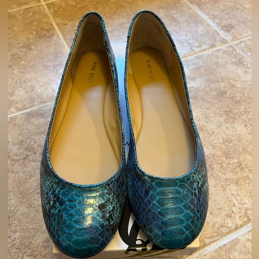 NIB Nine West Turquoise Round Toe Flats Size 9.5